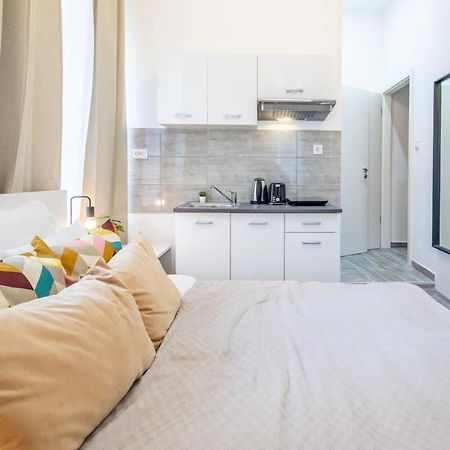 Extra Central Mini Studio - Lively Neighborhood Budapest Exterior photo