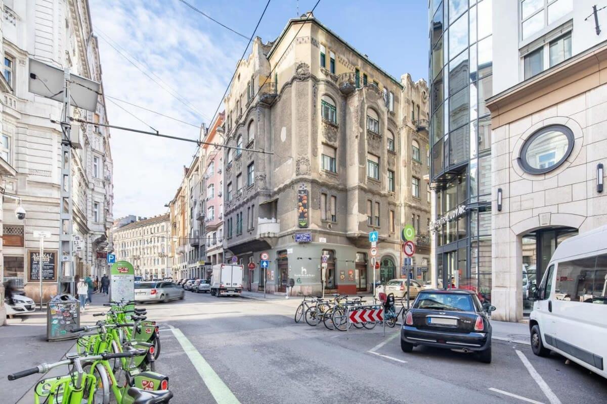 Extra Central Mini Studio - Lively Neighborhood Budapest Exterior photo